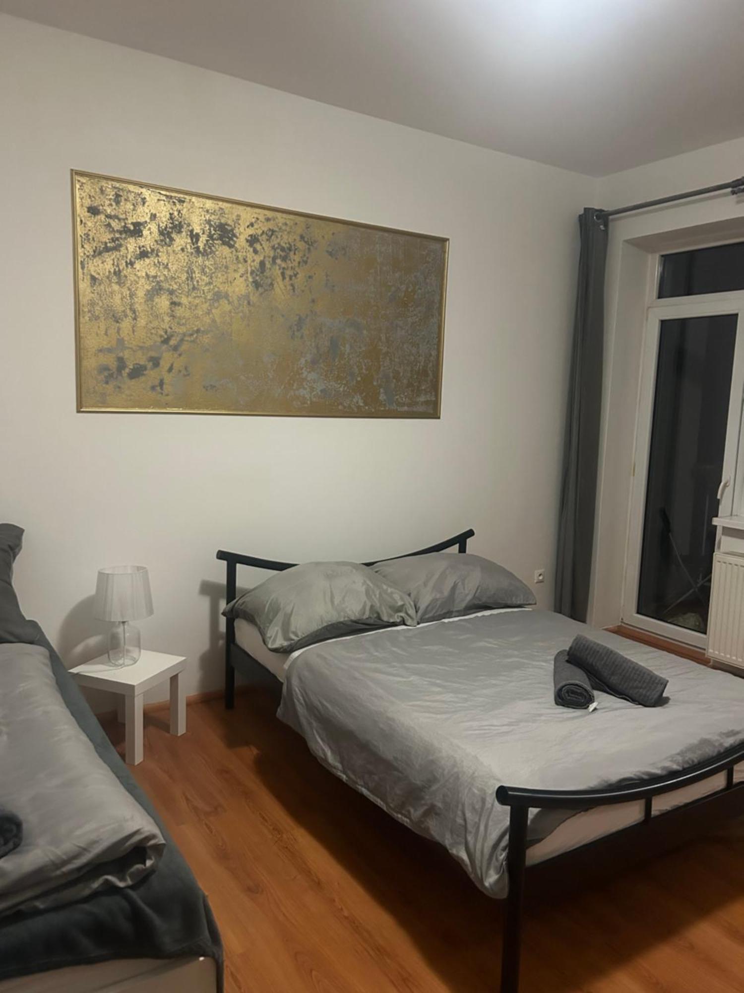 Plaza De Luxe Apartment Bratislava Exterior photo