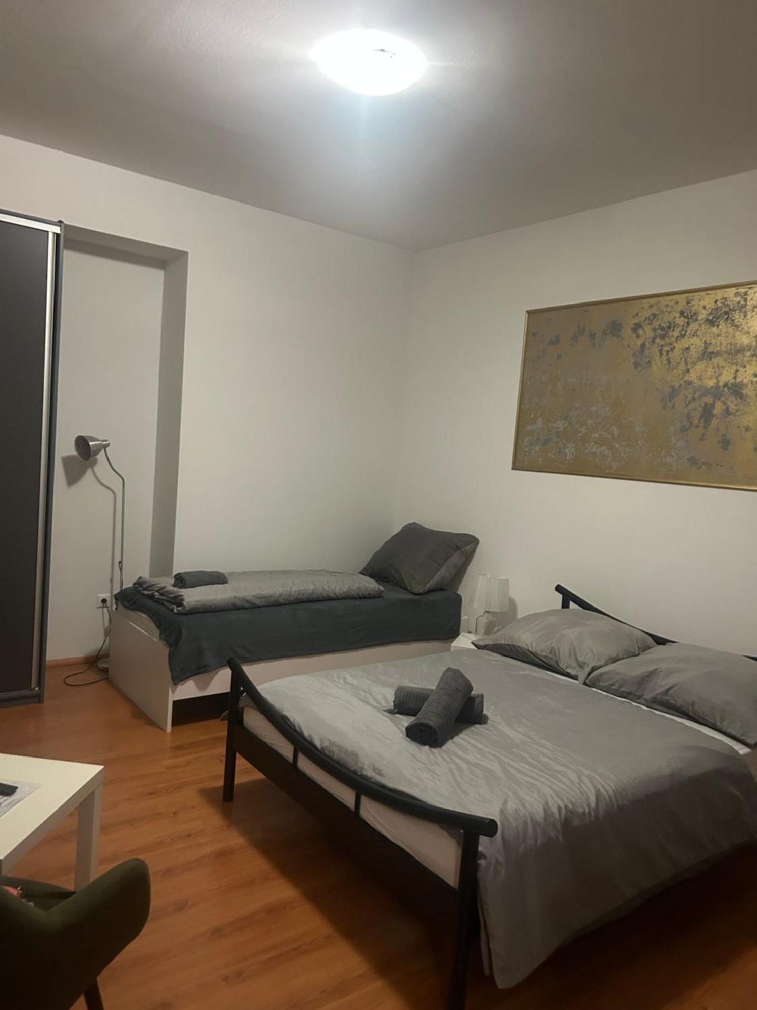 Plaza De Luxe Apartment Bratislava Exterior photo